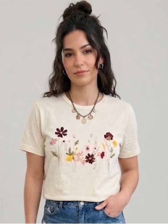 Zoe + Liv Tops - NWT Zoe + Liv Floral Graphic T Shirt Women's Size XXS NWT Delicate Print Tee